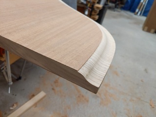 A new grand piano lid